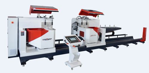 廣東龍邦機械攜新切割設備亮相FBC展，引領機械行業創新潮流